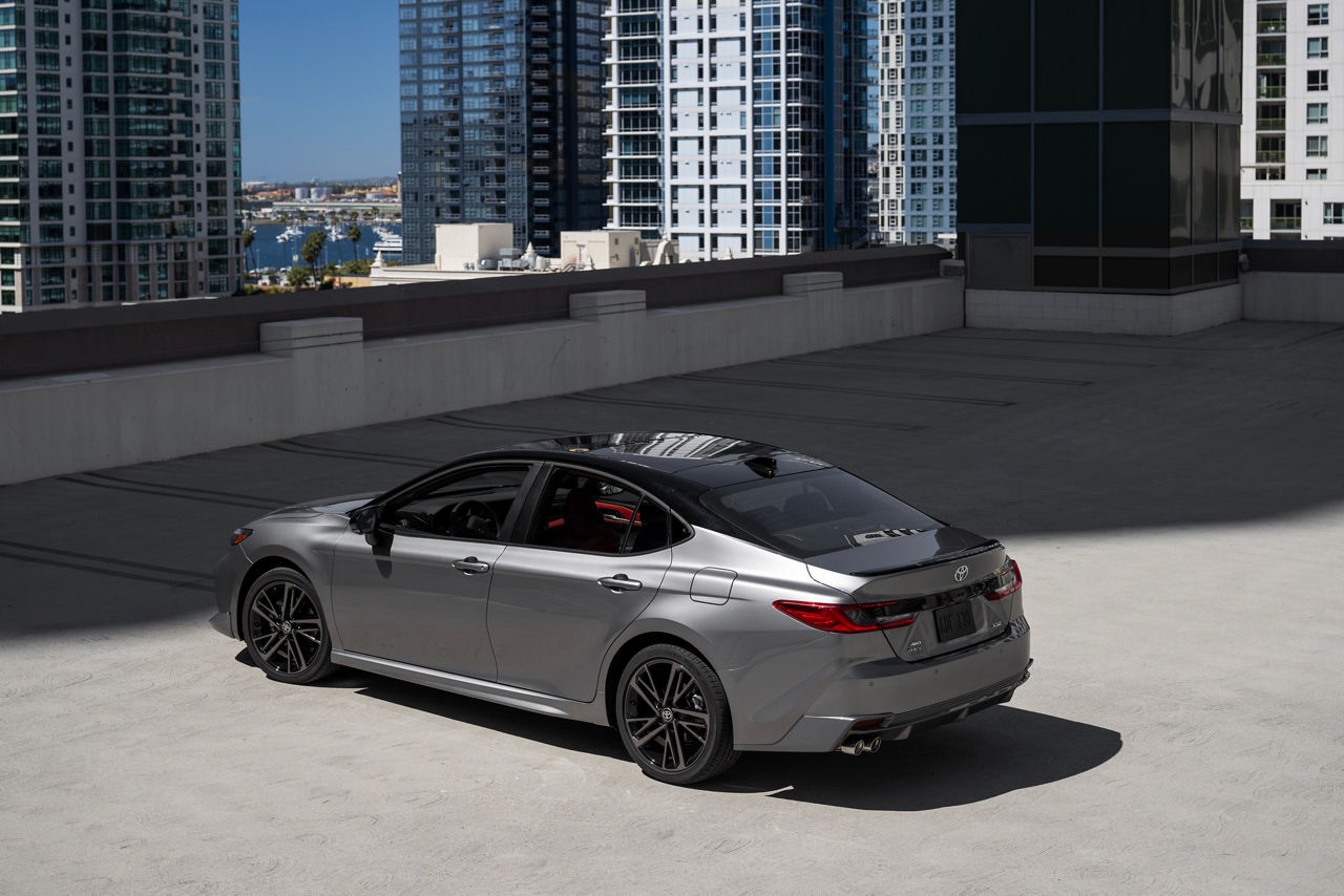 2025 Camry XSE AWD HeavyMetalBlackRoof 005